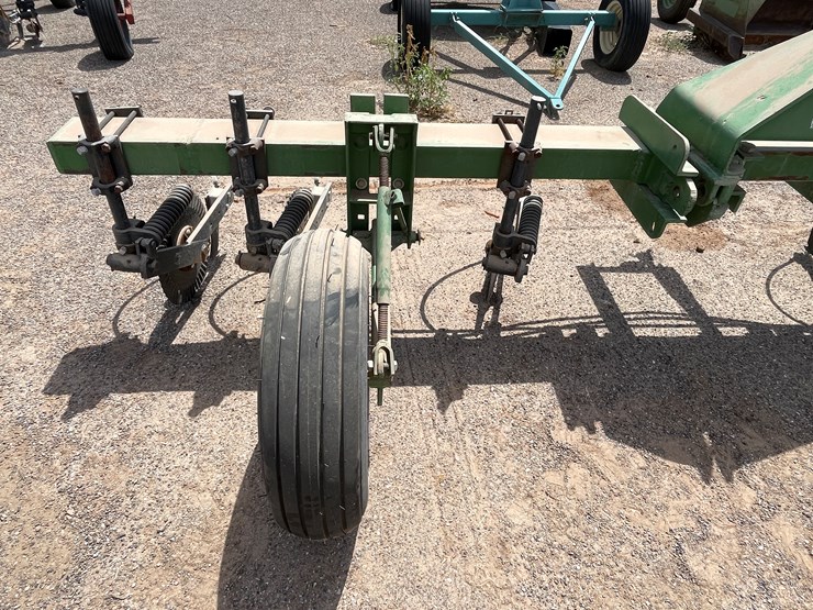 #9018-•-custom-13'-3-pt-toolbar-with-yetter-injection-coulters-image-6