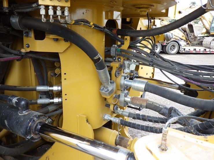 2022-caterpillar-980-image-29