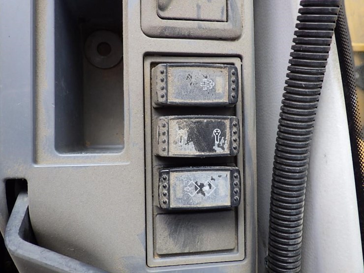 2016-deere-300g-lc-image-36