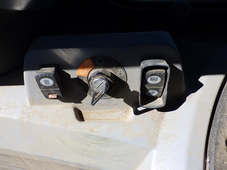 2019-caterpillar-d7e-lgp-image-45