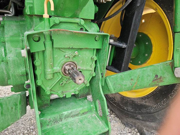 2021-john-deere-4044m-image-8