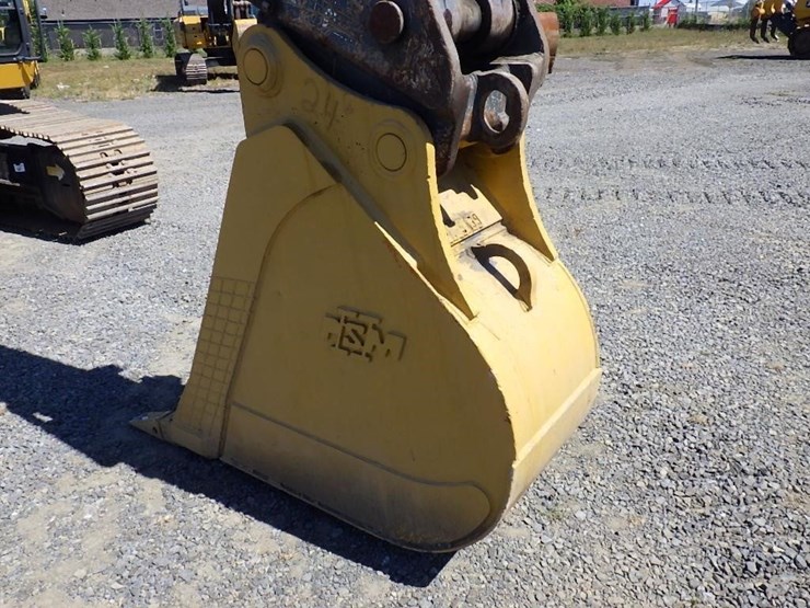 2016-deere-300g-lc-image-8