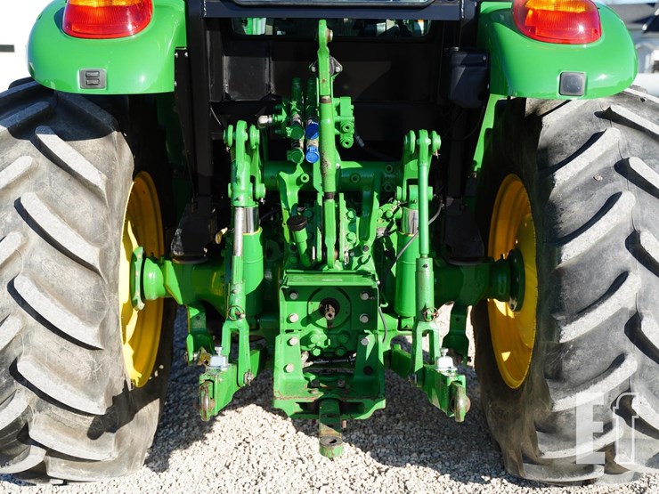 2017-john-deere-5090r-image-28