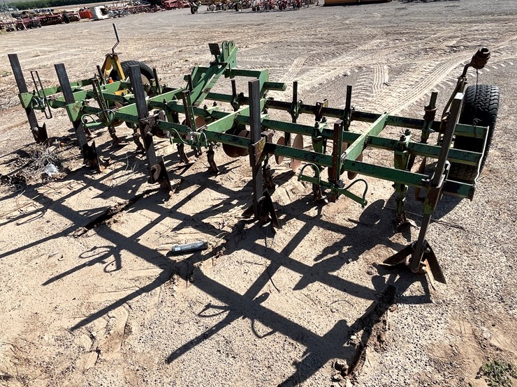 #9106-•-3-pt-field-cultivator,-4-row-custom-w/gallina-units-image-1