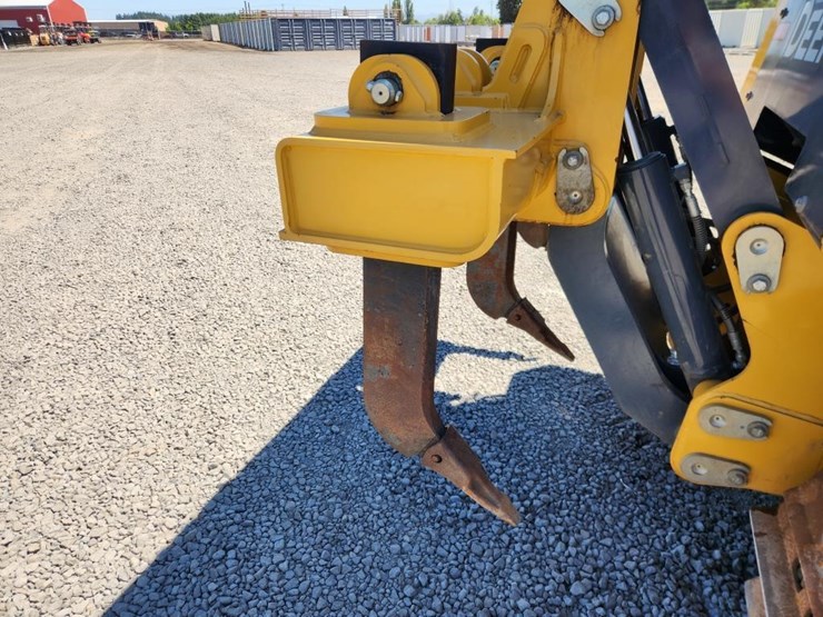 2023-deere-700l-image-26