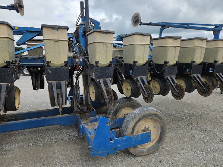 kinze-2600-image-5