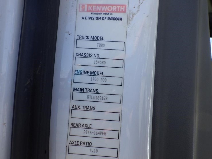2017-kenworth-t880-image-53