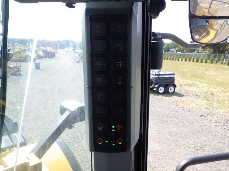 2022-caterpillar-980-image-54