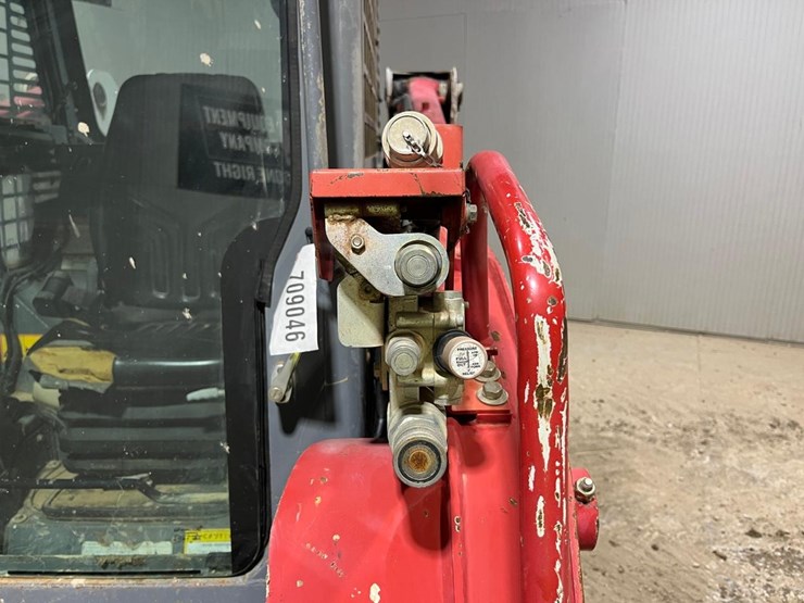 2014-takeuchi-tl10-image-11