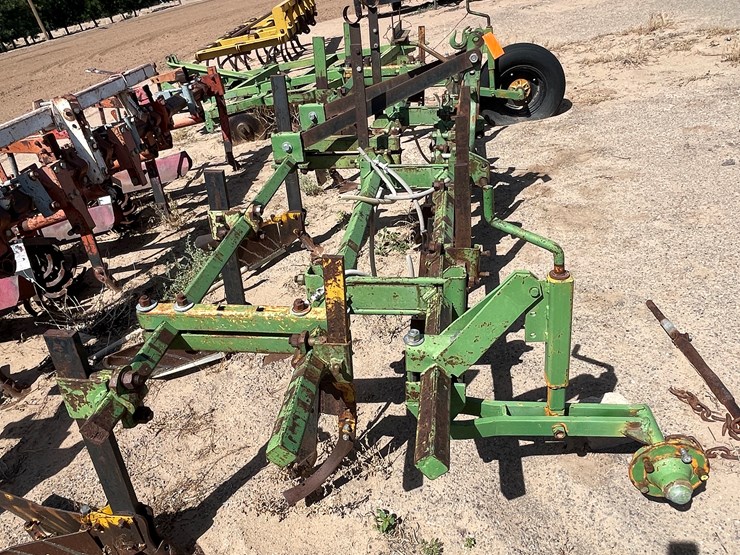 #9031-•-custom-3-pt-fertilizer-tool-bar-image-2