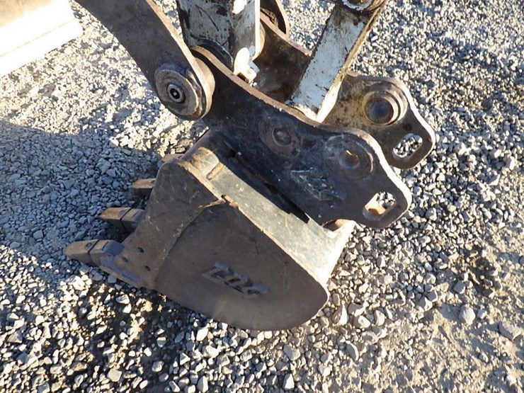 2020-takeuchi-tb230-image-8