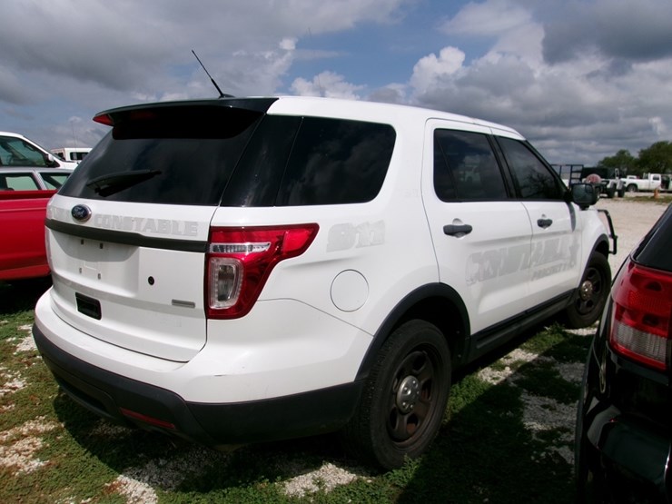 2015-ford-explorer-image-3