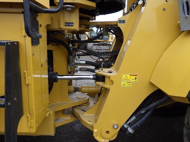 2022-caterpillar-980-image-26
