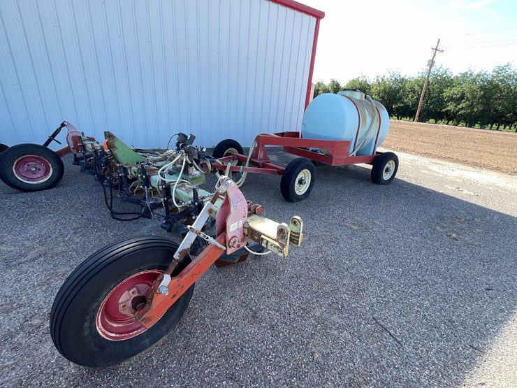 #9020-•-custom-4-row-liquid-fertilizer-applicator-w/pup-tank-image-62