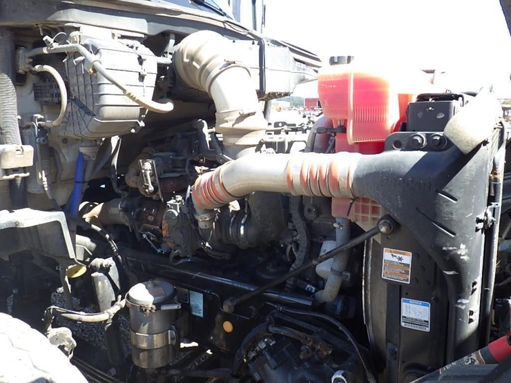 2017-kenworth-t880-image-15