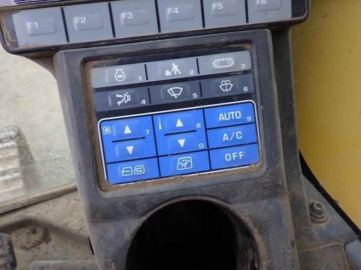 2016-komatsu-pc490-lc-11-image-35