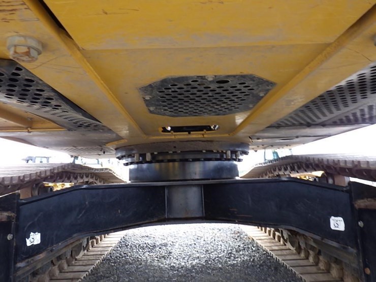 2016-deere-300g-lc-image-42