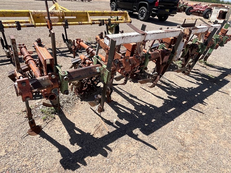#9113-•-custom-4-row-cultivator-with-lilliston-lehman-units-image-14