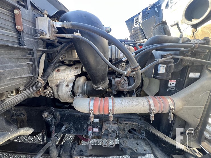2018-freightliner-cascadia-125-image-23