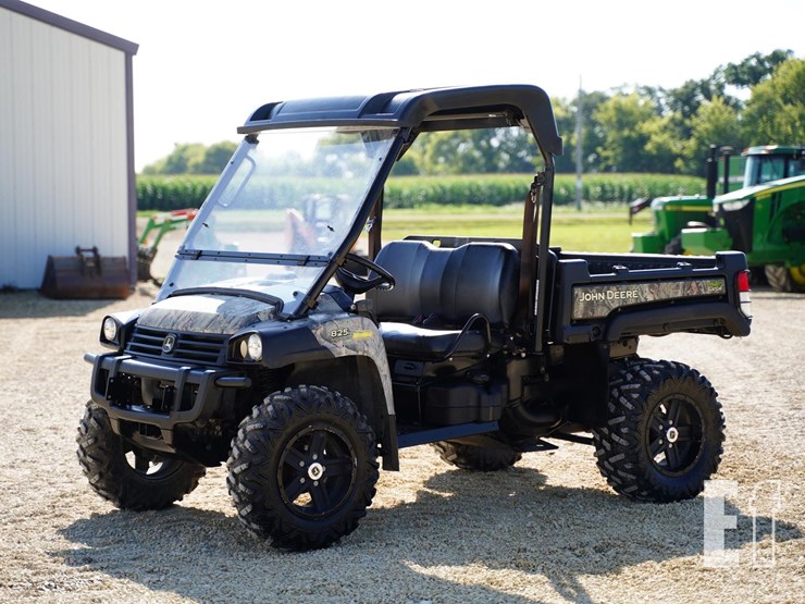 2017-john-deere-gator-xuv-825i-image-1