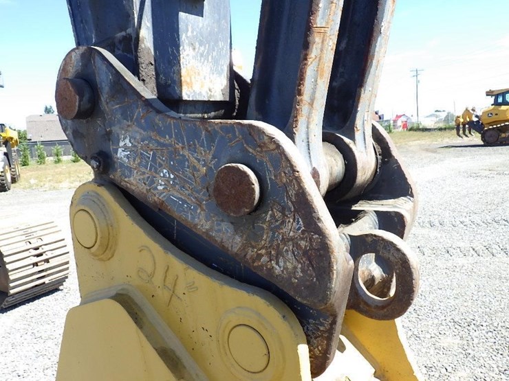 2016-deere-300g-lc-image-9