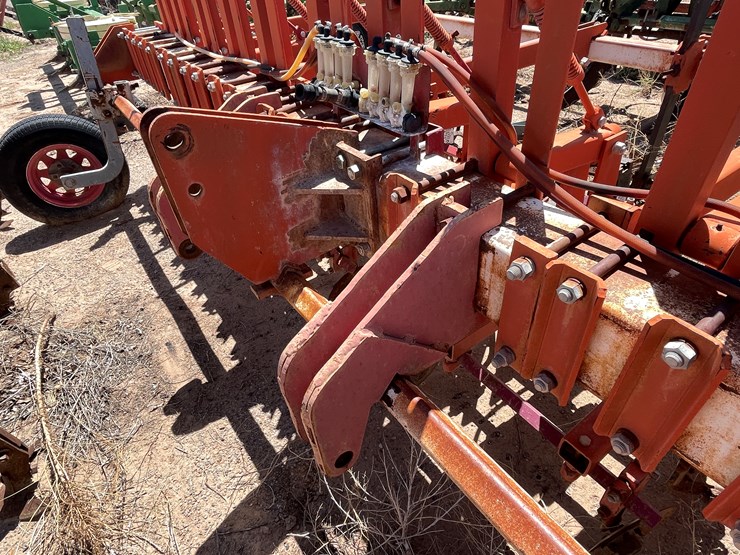 #9101-•-3-pt-field-cultivator,-4-row-custom-w/gallina-units-image-21