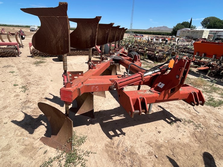 #9034-•-case-ih-6-bottom-roll-over-plow-image-17