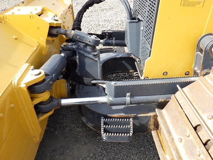 2021-deere-450k-lgp-image-9