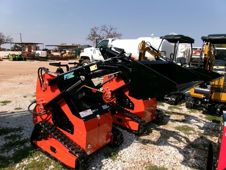 future-ft36c-mini-skid-steer-image-1