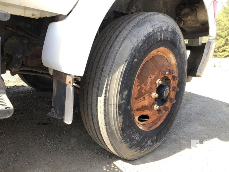 2011-ford-f750-image-10