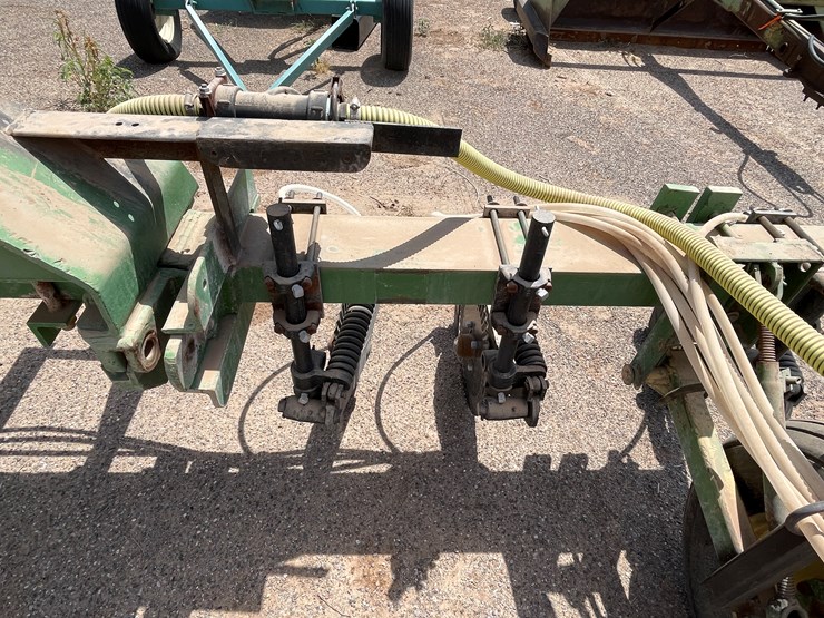 #9018-•-custom-13'-3-pt-toolbar-with-yetter-injection-coulters-image-11