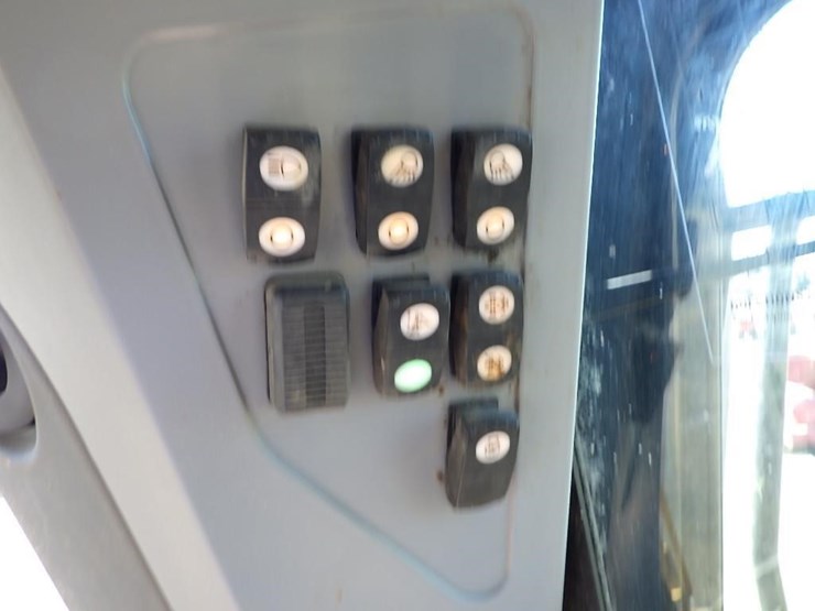 2019-caterpillar-d7e-lgp-image-46