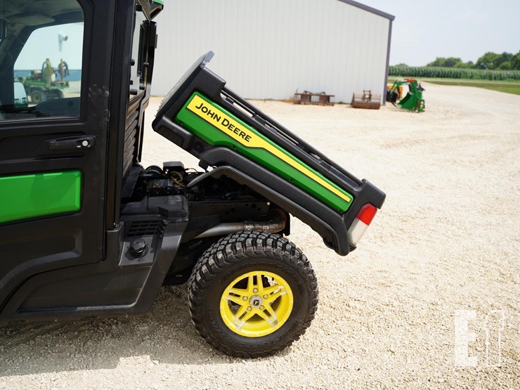 2023-john-deere-gator-xuv-835r-image-25