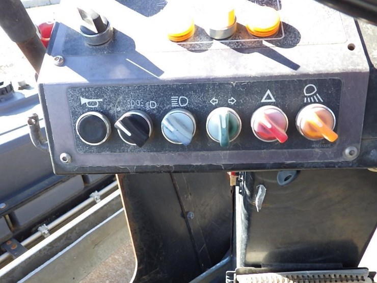 2013-dynapac-cc7200-image-39