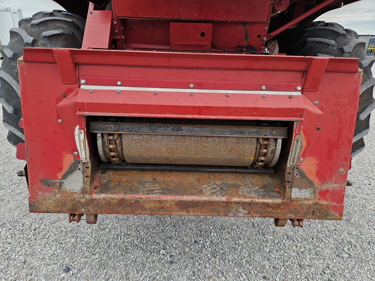 1992-case-ih-1640-image-3