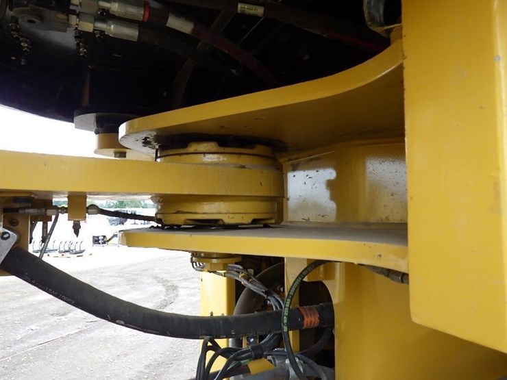 2022-caterpillar-980-image-24