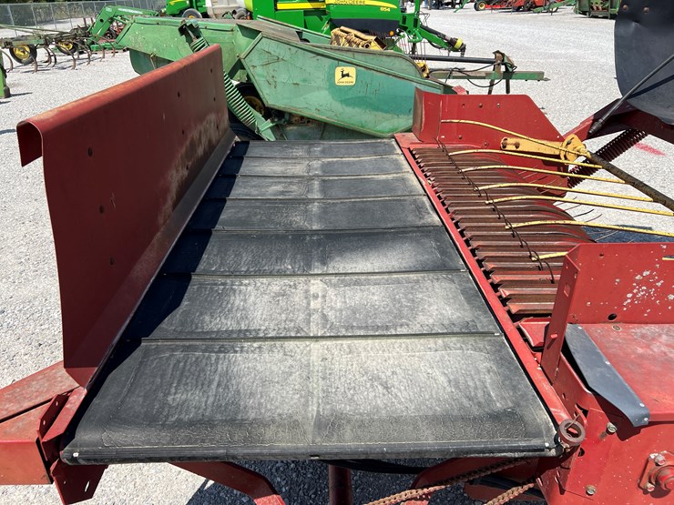 new-holland-166-image-4