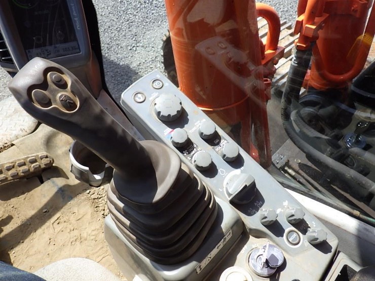 2015-hitachi-zx350-lc-5n-image-38