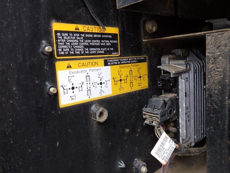 2015-hitachi-zx350lc-6n-image-19