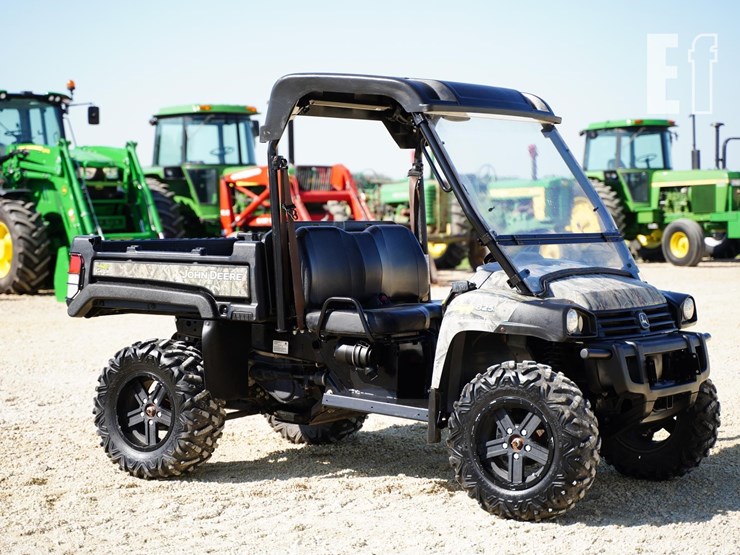 2017-john-deere-gator-xuv-825i-image-3