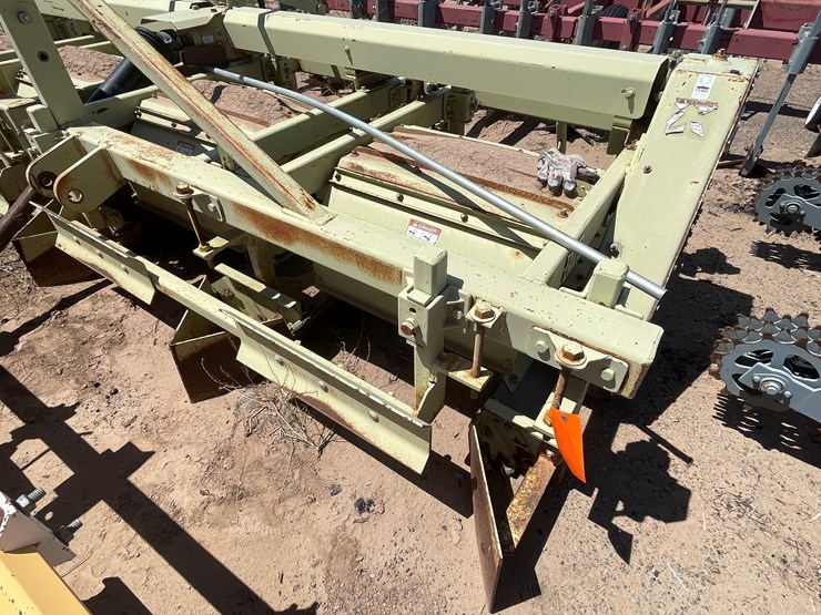 #9039-•-b.w.-implement-company-3-pt-4-row-bed-shaper-image-10