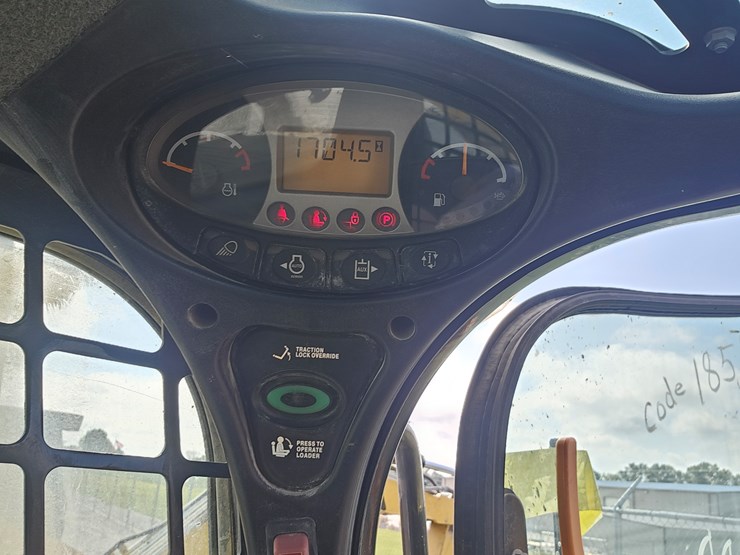 2020-bobcat-t590-image-12