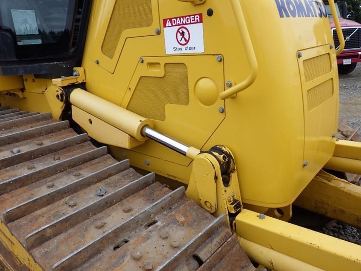 komatsu-d61ex-24-image-14