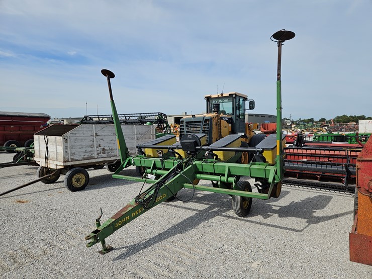john-deere-7200-image-11