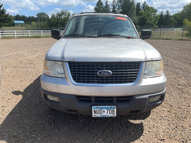 2004-ford-expedition-image-8