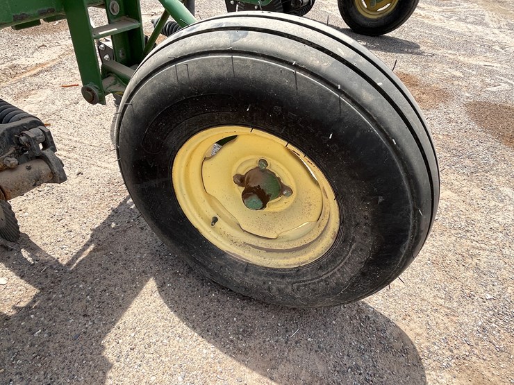 #9018-•-custom-13'-3-pt-toolbar-with-yetter-injection-coulters-image-4