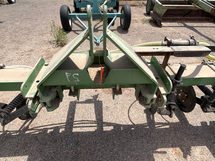 #9018-•-custom-13'-3-pt-toolbar-with-yetter-injection-coulters-image-9