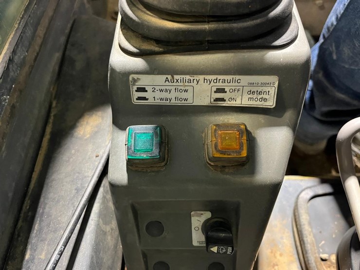 2014-takeuchi-tl10-image-33