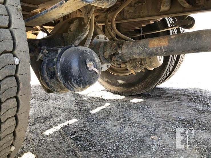 2011-ford-f750-image-12