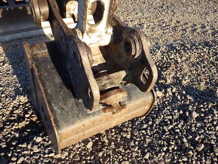 2020-takeuchi-tb230-image-9